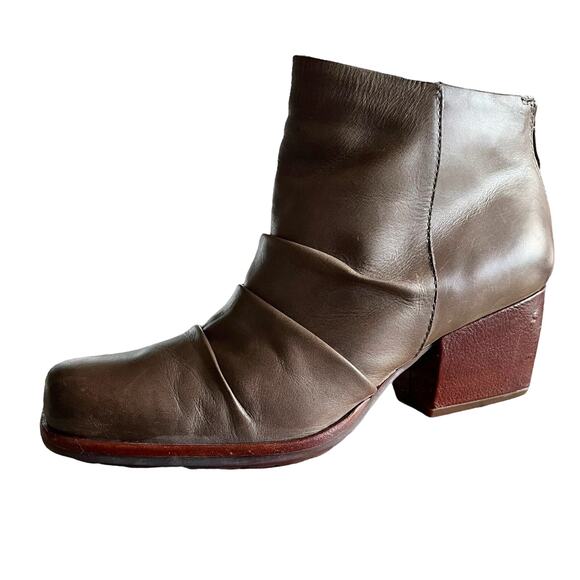 KORK EASE Kissel Ankle Boots Ruched Leather Block Stacked Heels Back Zipper 9M - Picture 12 of 14